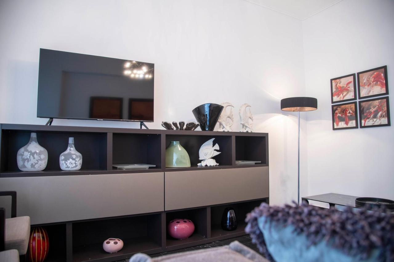 Konstantinos Stylish Brand New Apt In The Heart Of أثينا المظهر الخارجي الصورة