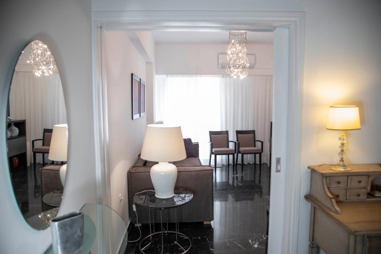 Konstantinos Stylish Brand New Apt In The Heart Of أثينا المظهر الخارجي الصورة