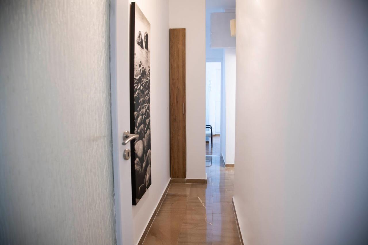 Konstantinos Stylish Brand New Apt In The Heart Of أثينا المظهر الخارجي الصورة